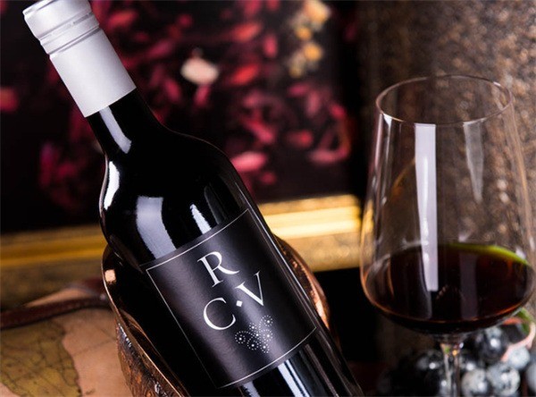 西拉干红葡萄酒